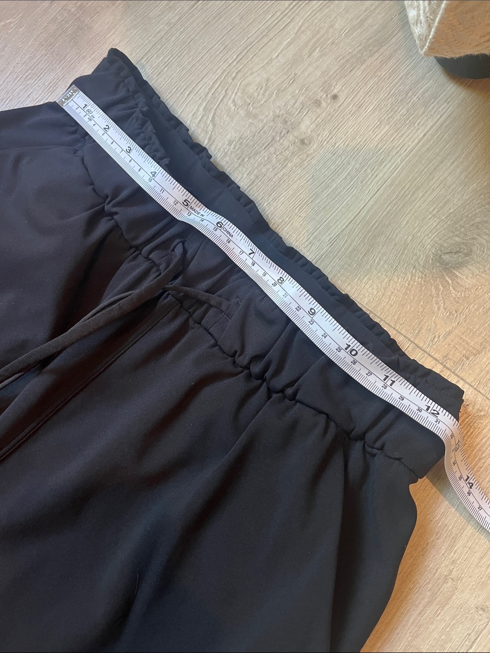 lululemon athletica Women’s Black Joggers - Picture 4 of 6